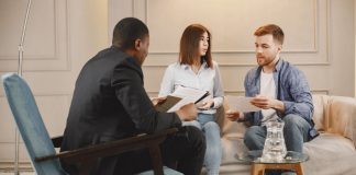 Thérapie de Couple : Quand y recourir et ce qui est essentiel pour le succès du traitement