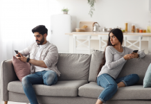 Comprendre la dépendance aux réseaux sociaux et ses conséquences