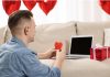 Cultiver des Habitudes de Communication Saines dans une Relation à Distance