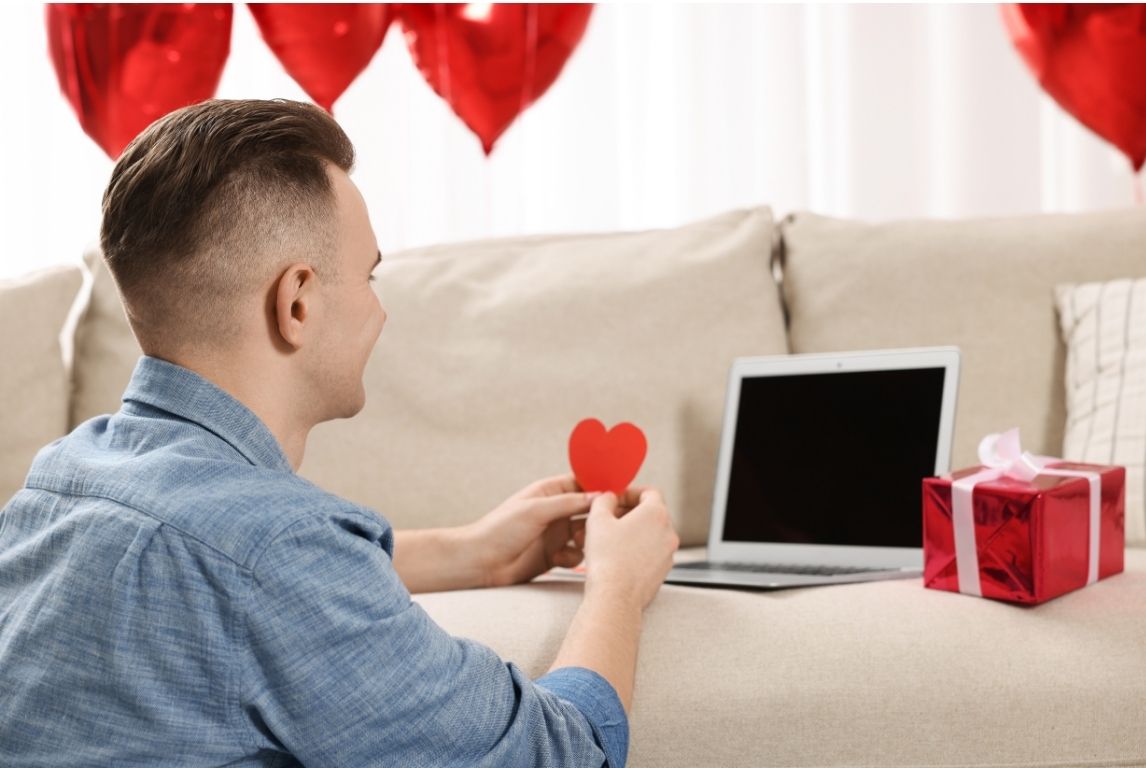 Cultiver des Habitudes de Communication Saines dans une Relation à Distance