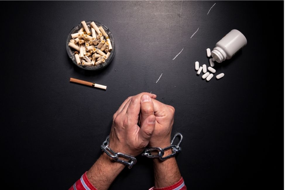 Ensemble vers la guérison : l’impact de la toxicomanie sur les relations et la recherche d’aide