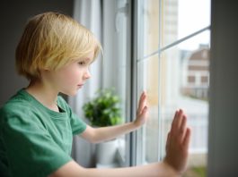 Impact de la Traumatisme Infantile sur les Relations Adultes: Reconnaître et Guérir pour Construire la Confiance et la Sécurité