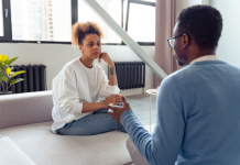 Harmonie dans l’Écoute: Un Voyage Spirituel pour les Couples