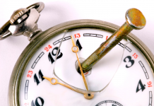 Entre Souvenirs et Avenir: L’évolution d’une Histoire d’Amour Unique