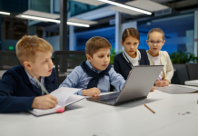 Enseigner des habitudes d’utilisation saine des écrans