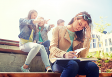 L’influence des pairs et les comportements négatifs