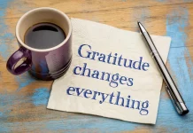 Tisser des Liens d’Amour : La Gratitude et l’Appréciation selon les Valeurs Juives