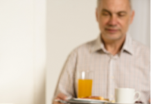 Célébrer l’Amour par les Actes de Service : Un Lien Émotionnel Profond