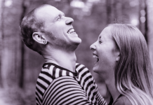 Le Pouvoir du Rire dans l’Amour : Un Lien Indissociable