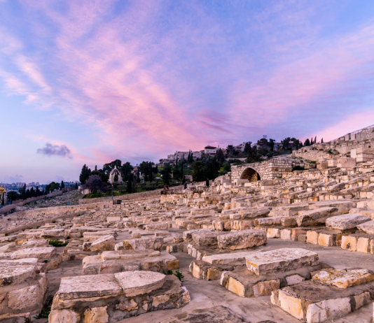 Le Pèlerinage dans l’Histoire Juive : Voyage Spirituel à Travers les Âges