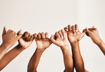 Forger des Liens d’Intimité Émotionnelle : Un Voyage au Cœur de la Tradition Juive