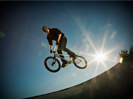 Équilibrer l’indépendance et la sécurité à l’adolescence