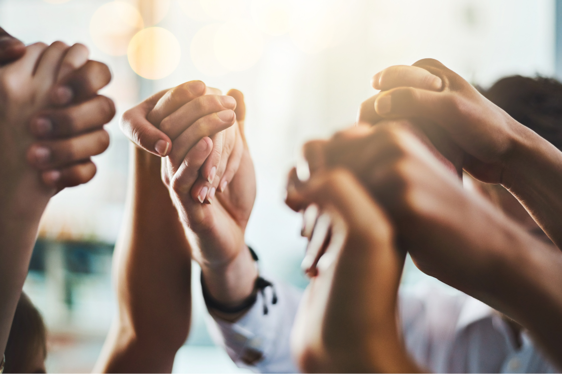 Élever les Esprits: L’Art de Soutenir et Encourager Selon la Pensée Juive