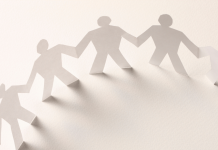 Cultiver Harmonie et Collaboration au Foyer: Un Guide Inspiré de la Pensée Juive