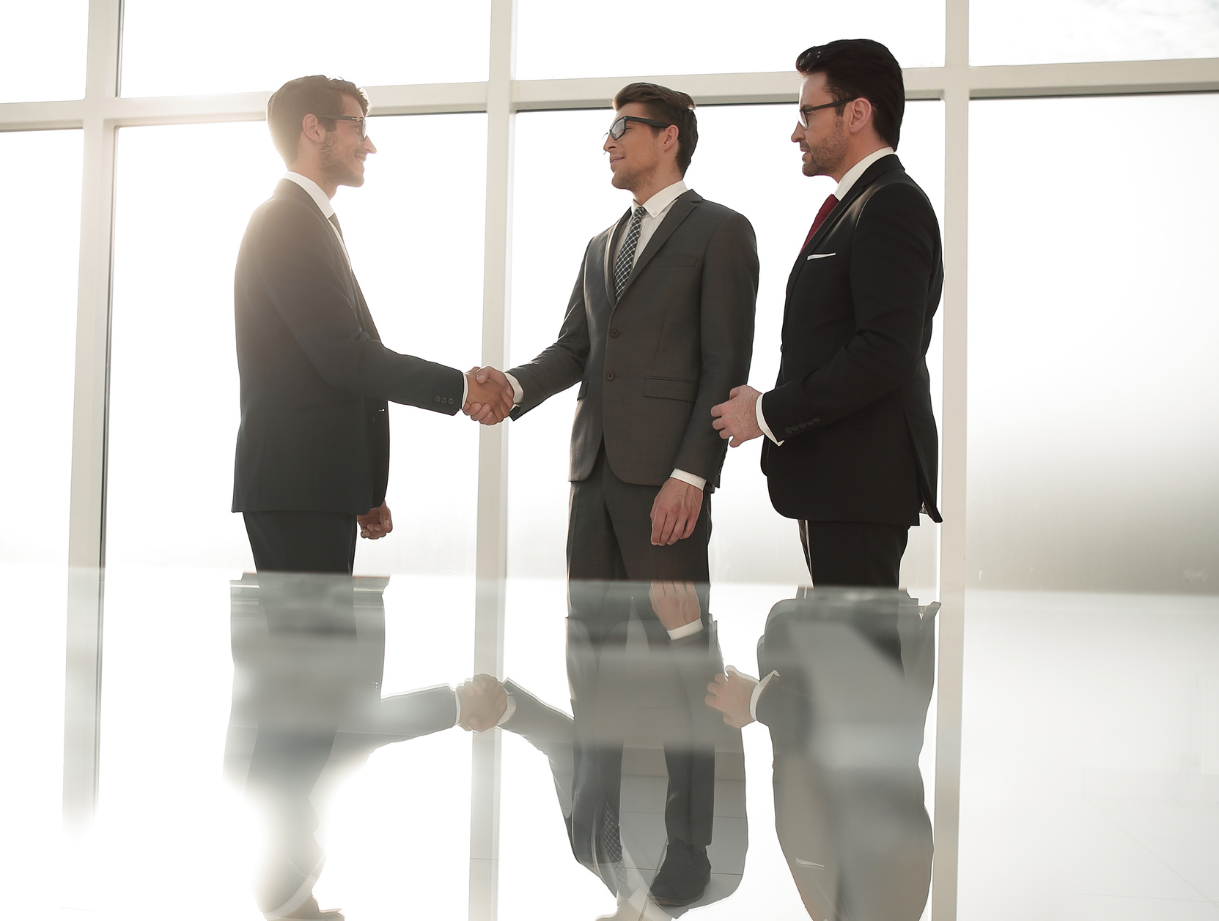 Construire des Ponts de Confiance : L’Art de la Consistance et de la Fiabilité Selon la Tradition Juive