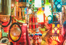 Harmonie et Distinction: Naviguer les Influences Culturelles dans les Relations de Couple