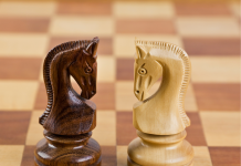 Les Défis de la Gestion des Traditions Opposées