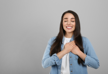 L’Art de la Reconnaissance dans les Similitudes: Une Voie vers l’Unité