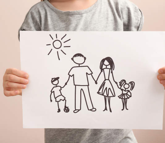 La Lumière dans l’Adoption: Comprendre et Soutenir les Enfants Adoptés