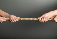 Compétition et Collaboration: Dynamiques de Partenariat à l’Épreuve des Valeurs Juives