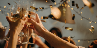 Harmoniser les Fêtes : Surmonter les Défis des Divergences dans la Gestion des Temps de Fête