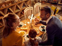 Harmoniser les Traditions : Célébrer Ensemble avec Sagesse et Innovation