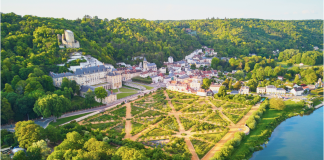 Choisir entre la vie à la campagne et en ville : Un choix de vie équilibré