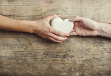 Comment maintenir une connexion émotionnelle à travers les années