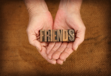 Les enseignements juifs sur l’amitié et le choix des bonnes fréquentations