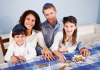 Comment intégrer les traditions familiales dans le couple et créer de nouvelles traditions
