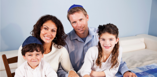 Comment intégrer les traditions familiales dans le couple et créer de nouvelles traditions