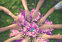 Surmonter les défis liés à l’influence des cercles sociaux dans le couple