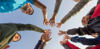 L’importance de la communauté pour les adolescents dans le judaïsme