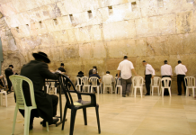 Les bienfaits de la prière en groupe pour les adolescents