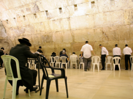 Les bienfaits de la prière en groupe pour les adolescents