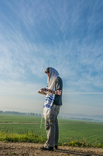 L’impact de la prière quotidienne sur le comportement des adolescents