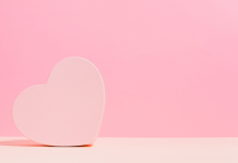 Entretenir la Flamme: Naviguer les Défis de l’Intimité à Long Terme dans le Couple PODCAST