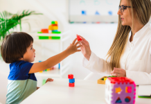 Comment déterminer si votre enfant nécessite une thérapie psychologique? PODCAST