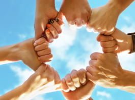 Comment soutenir votre enfant dans l’amélioration de ses aptitudes sociales PODCAST