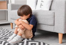 Problèmes de comportement chez les enfants : Causes, Stratégies de discipline positive, et Importance de la cohérence