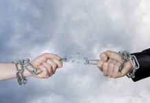 Délier les chaînes de la dépendance émotionnelle : Un chemin vers l’autonomie relationnelle