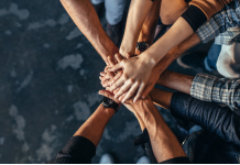 L’importance du travail d’équipe chez les adolescents selon la Torah