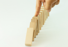 L’impact des amis et des fréquentations chez les adolescents image mis en avant dans article education