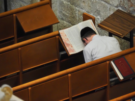 Encourager l’autonomie spirituelle : un chemin de foi et de liberté Image mis en avant autonomie spirituelle dans article education Encourager l’autonomie spirituelle : un chemin de foi et de liberté