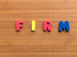 Corriger avec bienveillance et fermeté : un art d’éduquer selon la Torah