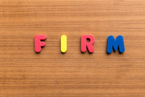 Corriger avec bienveillance et fermeté : un art d’éduquer selon la Torah