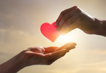 Le rôle du mari : un pilier d’amour, de soutien et de guidance Image mis en avant dans article couple Le rôle du mari : un pilier d’amour, de soutien et de guidance