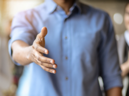 Les relations avec les gendres et belles-filles image accueillir beaux fils mis en avant dans article couple